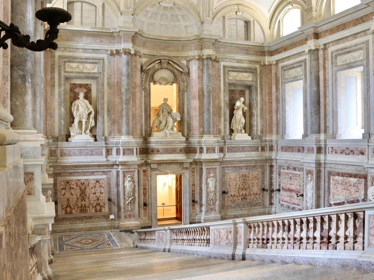Naples-Royal Palace of Caserta (price starting from 350€)-3
