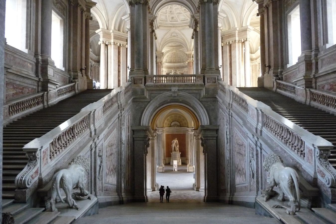 Naples-Royal Palace of Caserta (price starting from 350€)