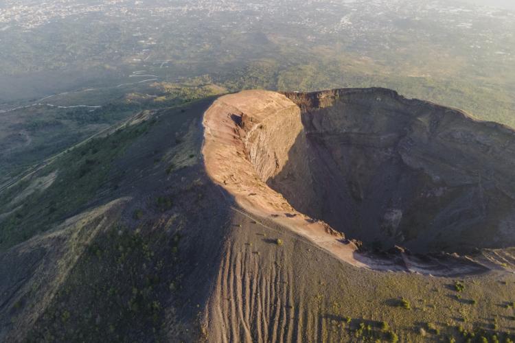 Mount Vesuvius-Herculaneum and Lunch Experience (price starting from 380€)