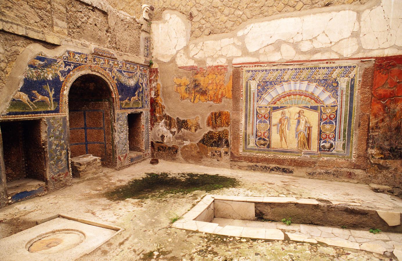 Pompeii-Herculaneum and Wine Tasting (price starting from 400€)